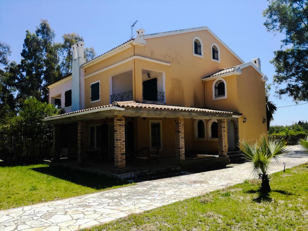 Antonia Beachfront Villa Lefkími Kültér fotó