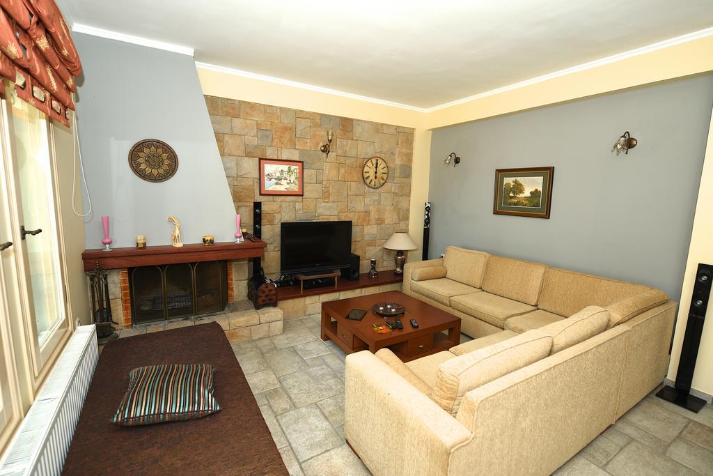 Antonia Beachfront Villa Lefkími Kültér fotó