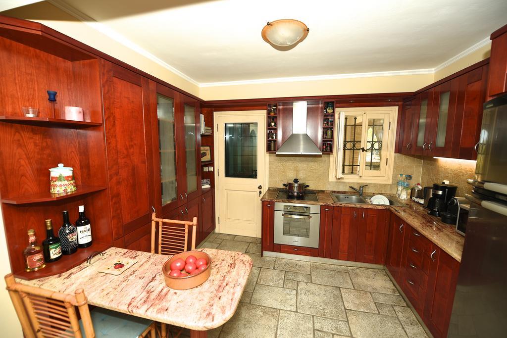 Antonia Beachfront Villa Lefkími Kültér fotó
